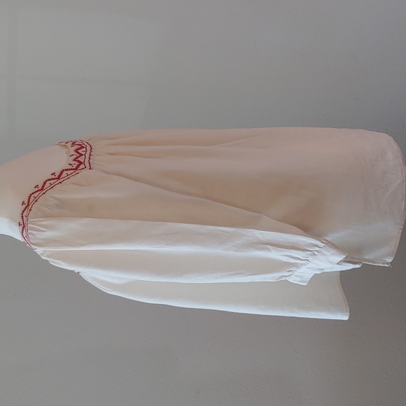 Universal Thread Women's Bohemian Linen Blend Embroidered Top in Cream size Med - Picture 4 of 17